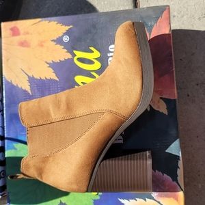 Women's booties size 10, American Eagle